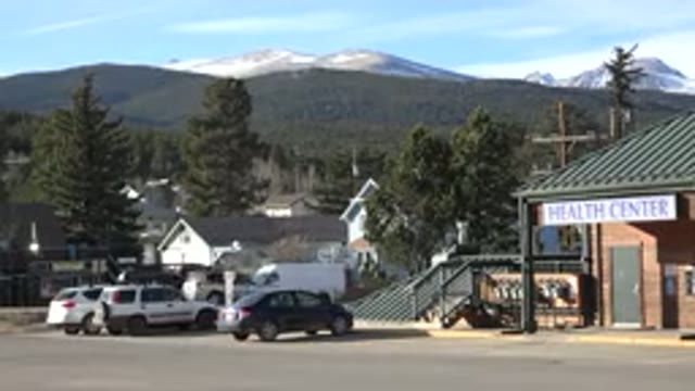 NEDERLAND COLORADO-2015: Buildings In A City Next To Mountains