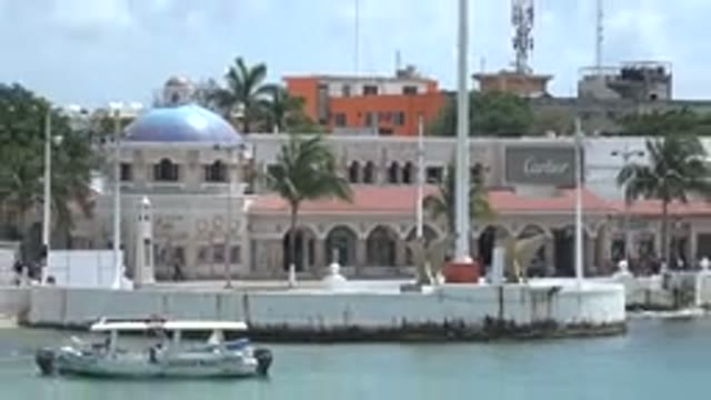 PLAYA DEL CARMEN MEXICO-2015: Shoreline Postal Town Near The Water's Edge