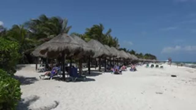 PLAYA DEL CARMEN MEXICO-2015: People Vacationing And Relaxing At The Beautiful