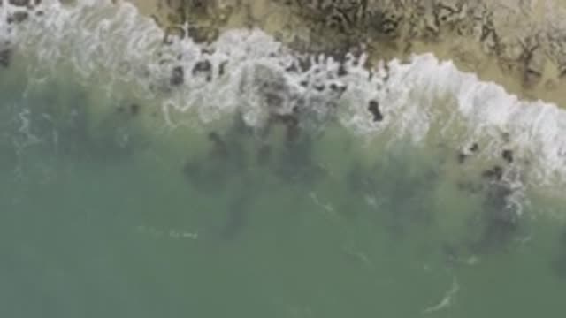 EAST CAPE BCS MEXICO-2017: Refracting Waves Come And Go On The Somewhat Rocky
