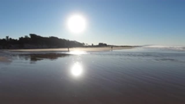 PISMO BEACH CALIFORNIA-2019: Waves Coming Onto The Shore From Sea On A Sunny Day