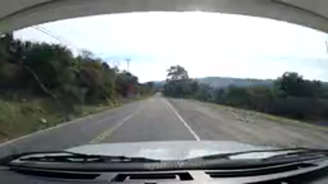 OJAI CALIFORNIA-2019: Driving Thru The City