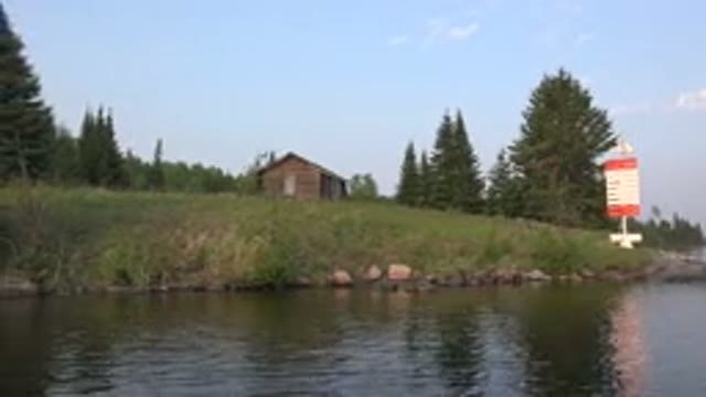RED LAKE CANADA-2015: Cabin On The Lake