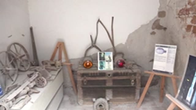 MULEGE BCS MEXICO-2022: Rustic Room with Shifting Easels and Tools