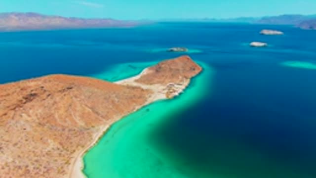 PLAYA SANTISPAC BCS MEXICO-2022: Rocky Peninsula and Shifting Turquoise Waters