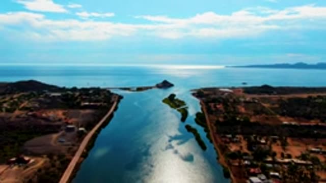 MULEGE BCS MEXICO-2022: Shifting Sunlight Reflections on a Coastal Canal