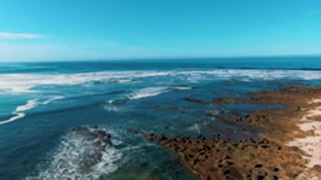 LA BOCANA BCS MEXICO-2022: Ocean Waves Breaking on Rocky Shore