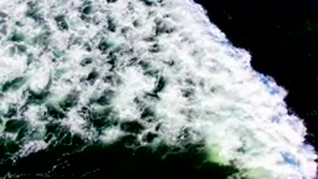 LA BOCANA BCS MEXICO-2022: Ocean Waves and White Foam Spreading Overhead