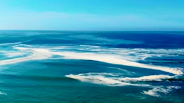 LA BOCANA BCS MEXICO-2022: Ocean Waves with White Foam in Motion