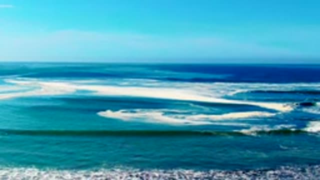 LA BOCANA BCS MEXICO-2022: Ocean Waves Approaching and Breaking on Shore
