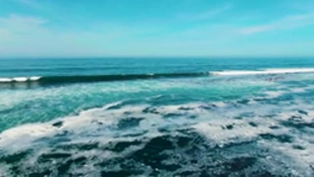 LA BOCANA BCS MEXICO-2022: Ocean Waves Forming and Breaking in Turquoise Water
