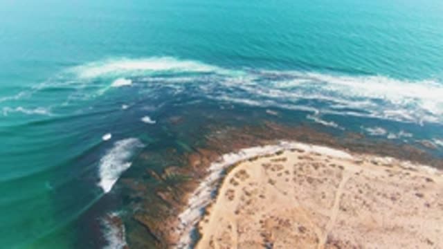 LA BOCANA BCS MEXICO-2022: Waves Breaking on Rocky Coastline
