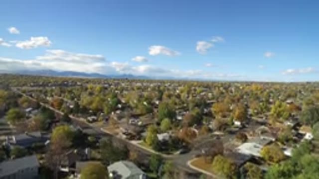 HIDDEN LAKE COLORADO-2016: Clear Bright Day in An Urban Area