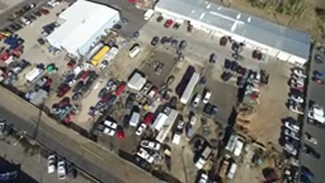 HIDDEN LAKE COLORADO-2016: Workshop Area With Boundary Walls And Lot Of Cars