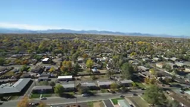 HIDDEN LAKE COLORADO-2016: Cinematic Flying Camera Video Of Sunny Suburb Houses