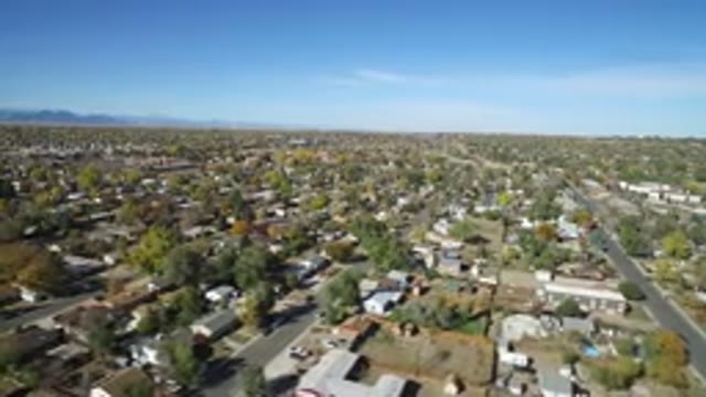 HIDDEN LAKE COLORADO-2016: Colorful City With Trees And Beautiful Houses Under