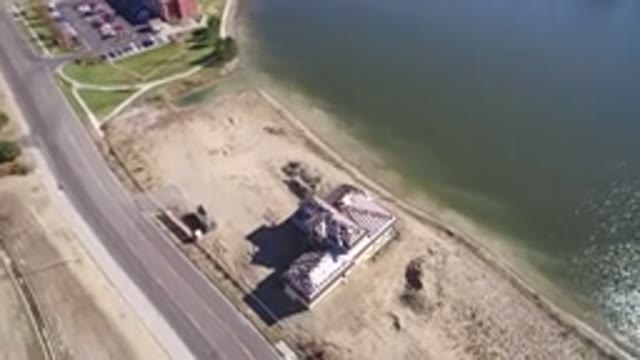 HIDDEN LAKE COLORADO-2016: House Near Wonderful Sea on One Neat Street