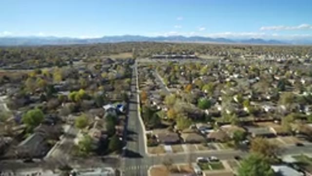 HIDDEN LAKE COLORADO-2016: Aerial Footage Over Suburbs In Typical American City
