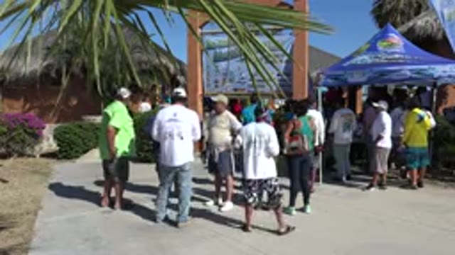 PLAYITA BCS MEXICO-2017: Men Gathered in Public Space on a Sunny Day