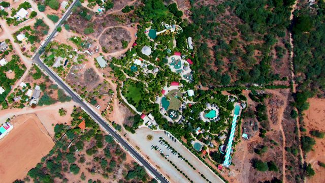 CADUANO BCS MEXICO-2022: Resort with Pools and Moving Car on Road