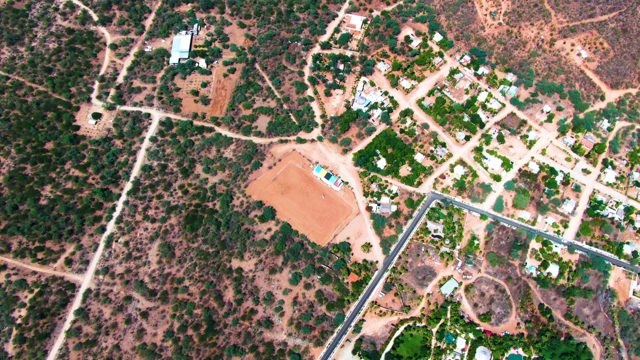 CADUANO BCS MEXICO-2022: Vehicle Departing a Residential Dirt Lot