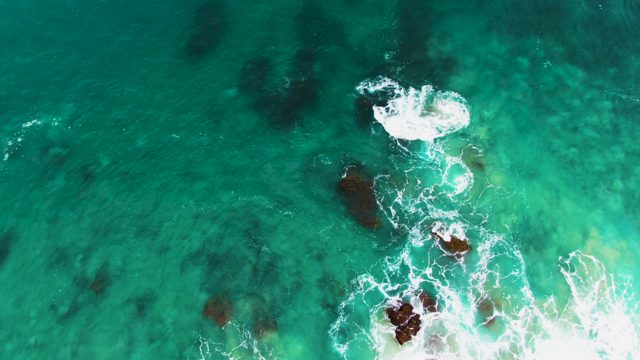PUNTA BUZZARDS EAST CAPE BCS MEXICO-2022: Waves Crashing on Rocky Ocean Floor From Above