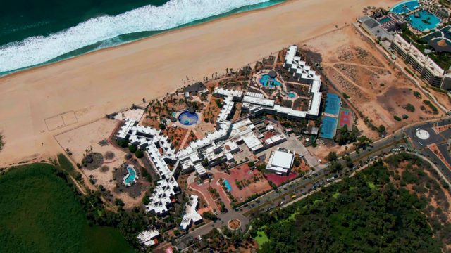 SAN JOSE DEL CABO BCS MEXICO-2022: Beachfront Resort with Pools and Ocean Waves