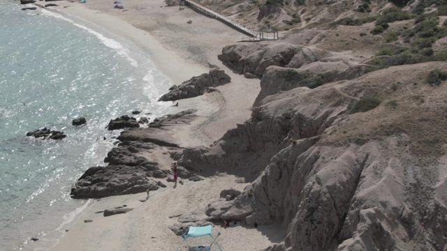 PLAYA EL ARBOLITO CABO PULMO BCS MEXICO-2022: Sandy Beach with Rocky Outcrops and Ocean Waves