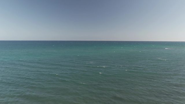 COSTA AZUL LOS CABOS BCS MEXICO-2022: Gentle Ocean Waves Moving Across the Sea