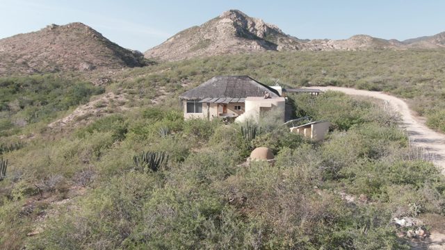 CABO PULMO BCS MEXICO-2022: Desert House with Expanding Mountain View