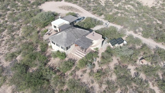 CABO PULMO BCS MEXICO-2022: Desert House with Shifting Aerial Perspective