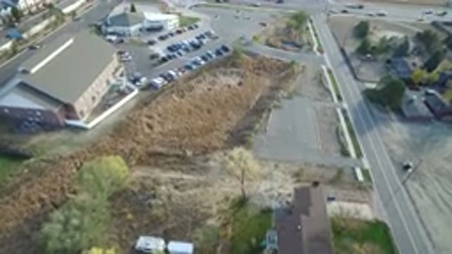 HIDDEN LAKE COLORADO-2016: Building With Full Parking Lot Alongside Main Road