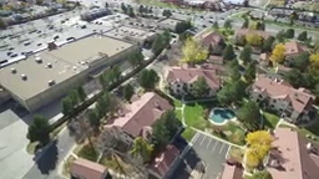 HIDDEN LAKE COLORADO-2016: Video From The Top Of A Mall And Its Parking Lot With