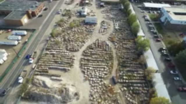 HIDDEN LAKE COLORADO-2016: Big Car Park With Cars Moving Along Left Side