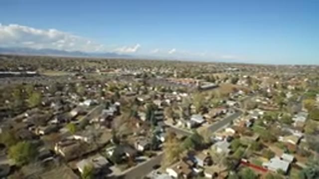 HIDDEN LAKE COLORADO-2016: Overhead Drone Footage Of Suburban Neighborhood On A