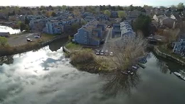 HIDDEN LAKE COLORADO-2016: Flying Under A Beautiful Lake With Houses Boats And Trees