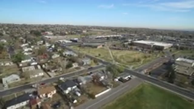 HIDDEN LAKE COLORADO-2016: Drone Films A City With Many Streets Cars And Houses