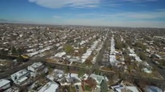 HIDDEN LAKE COLORADO-2016: Lot Of White Houses In A Nice Area With Trees