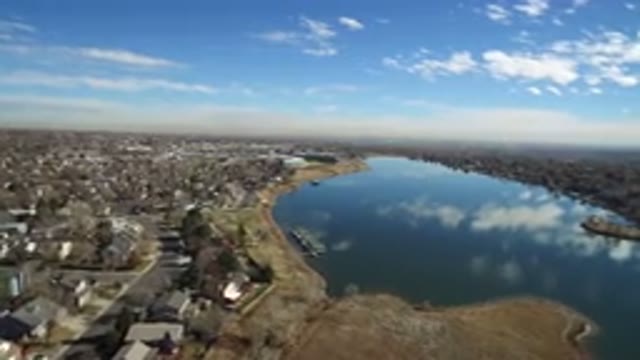 WESTMINSTER COLORADO-2016: Nice Area Of House Next To A Large Blue Lake
