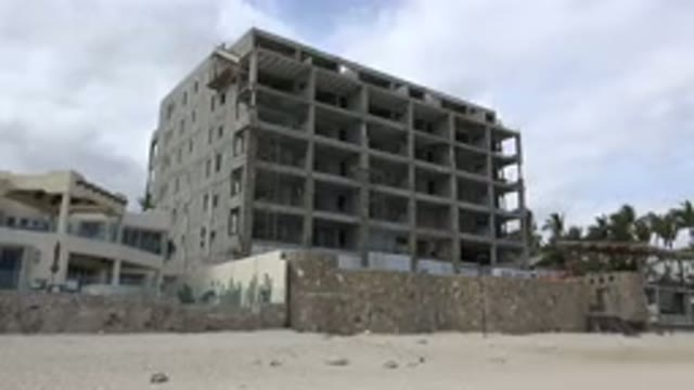 SAN JOSE DEL CABO MEXICO-2017: An Abandoned Building Shown in a Desolate Urban Setting