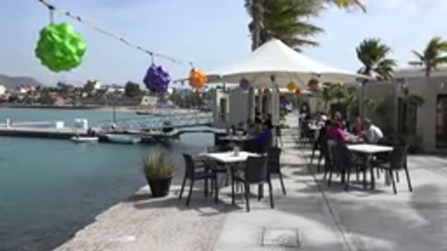 LOS CABOS MEXICO-2017: Outdoor Restaurant Seating In Warm Climate Next To Marina