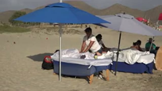 LOS CABOS MEXICO-2017: Body Massage Service Before Fun At The Sea