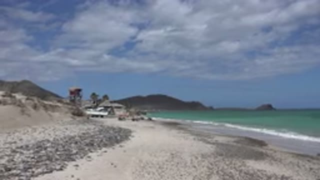CABO PULMO MEXICO-2017: Shore Of A Caribbean Beach With Emerald Green Sea