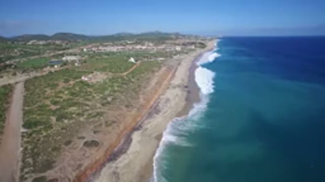 PLAYITA BCS MEXICO-2017: Clear Blue Ocean Waves Crashing Onto Beach