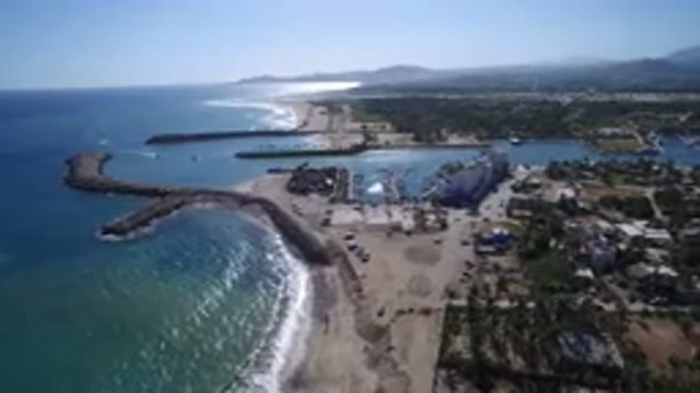 PLAYITA BCS MEXICO-2017: A Tourist Area With A Beach And Many Beach Features