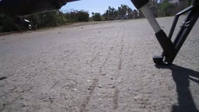 PLAYITA BCS MEXICO-2017: Feet Of A Person Catching A Vehicle On A
