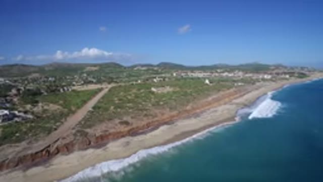 PLAYITA BCS MEXICO-2017: Wide Beach With A Sandy Slope With Low Vegetation