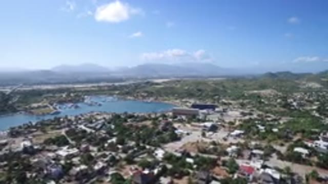 PLAYITA BCS MEXICO-2017: House Built Amidst Nature Around The Lake