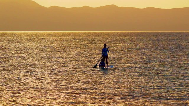 EL SARGENTO LA VENTANA MEXICO-2020: Paddleboarder Gliding on Calm Waters at Sunset