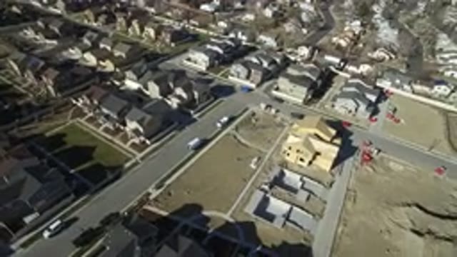 HIDDEN LAKE COLORADO-2016: Centering a Yellow House in a Colorful Neighborhood